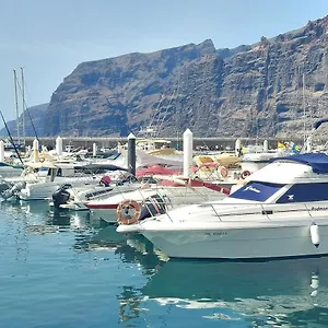 poblado-marinero-los-gigantes-1-room.in-canary-islands.com/